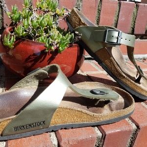 Birkenstock Gizah Sandals size 8.5 Bronze